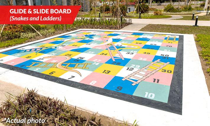 GLIDE AND SLIDE BOARD - Snakes and Ladders